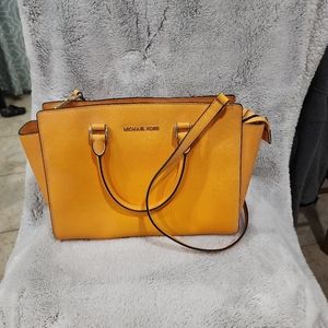 Michael kors purse